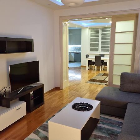De Luxe Republic Square Apartment Of 100Sqm Belgrad Zewnętrze zdjęcie